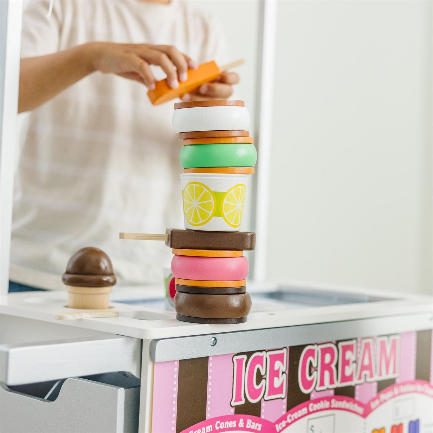 Snacks & Sweets Food Cart 9350 – Melissa & Doug Wooden Pretend Play Ice Cream & Snack Stand for Kids (Wheeled Role-Play Cart)