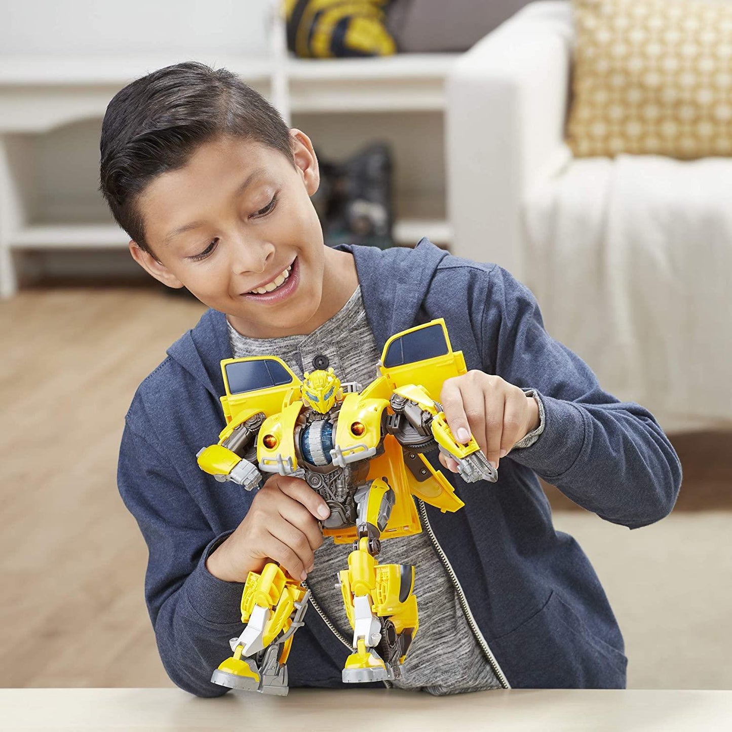 BUMBLEBEE Power Charge Transformers Transforming Action Figure Lights & Sounds